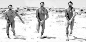 Stefano De Martino corre nudo